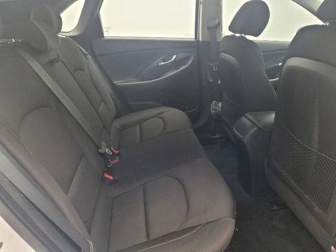 Used 2018 Hyundai Elantra GT image 19