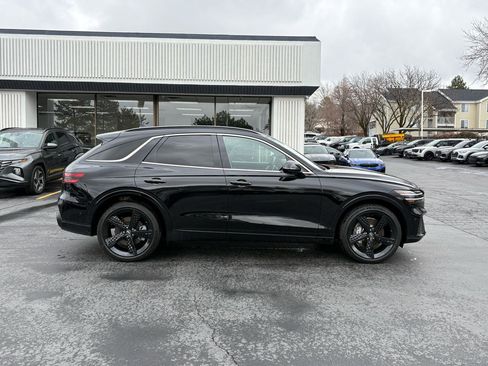 Used 2024 Genesis GV70 2.5T Sport Prestige w/ Sport Prestige Package image 2