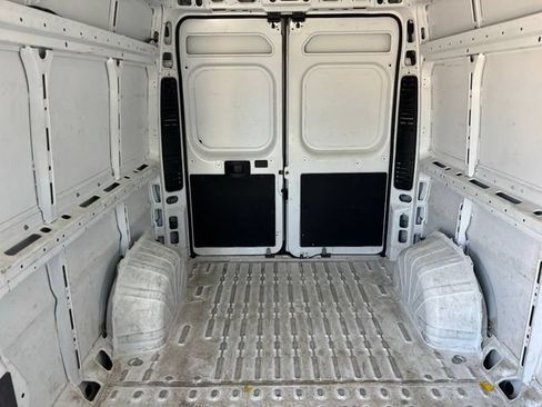 Used 2024 RAM ProMaster 2500 w/ Convenience Group FWD image 17