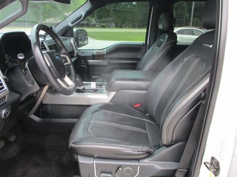 Used 2016 Ford F150 Platinum w/ Equipment Group 701A Luxury AWD/4WD image 12