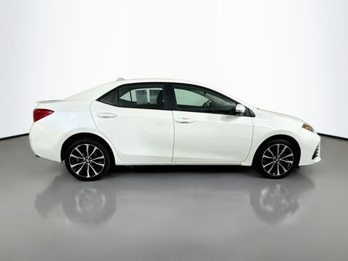 Used 2018 Toyota Corolla XSE FWD image 7