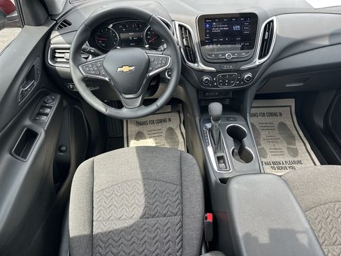Used 2024 Chevrolet Equinox LT FWD image 23