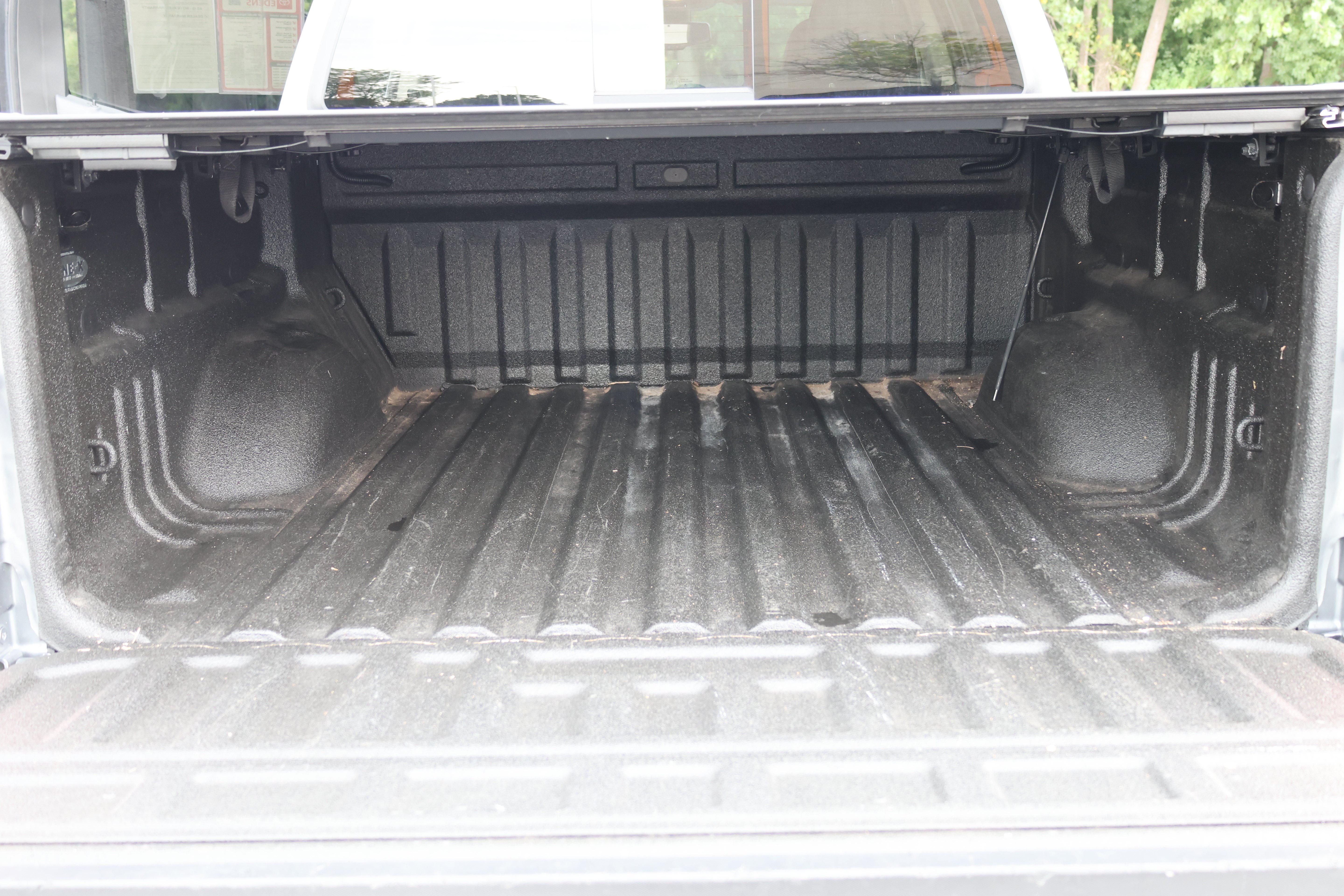 Used 2022 Chevrolet Colorado Z71 AWD/4WD image 6