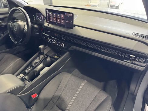 Used 2025 Honda Accord Sport image 5