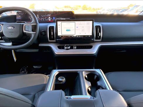 New 2025 Ford Expedition Max Active image 5