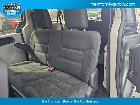 Used 2018 Dodge Grand Caravan SE image 33