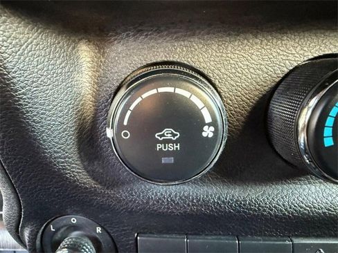 Used 2018 Jeep Wrangler Unlimited Sport S image 22