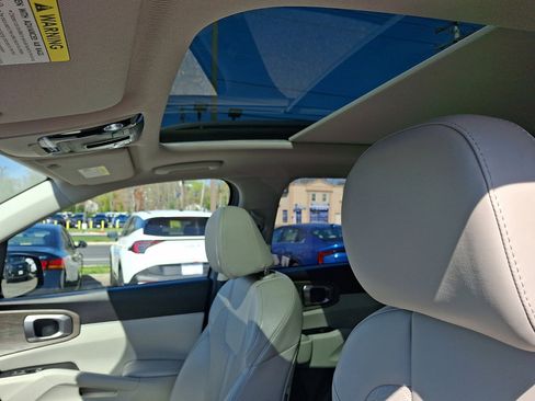 Used 2022 Kia Sorento S w/ Panoramic Sunroof Package image 24