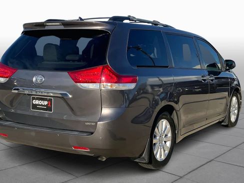 Used 2011 Toyota Sienna Limited image 12