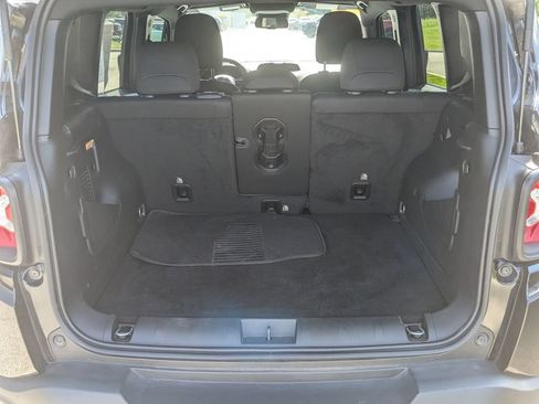 Certified 2022 Jeep Renegade Altitude w/ Convenience Group AWD/4WD image 27