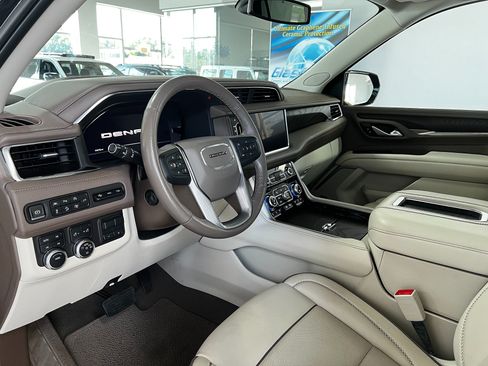 Used 2022 GMC Yukon Denali w/ Max Trailering Package AWD/4WD image 9