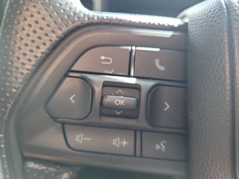 Certified 2025 Toyota Tacoma SR5 image 30