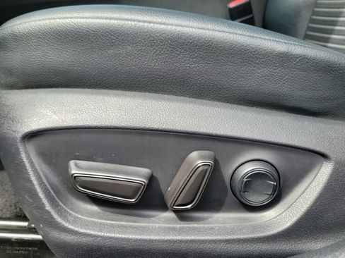 Used 2019 Toyota Camry SE w/ Convenience Package FWD image 20