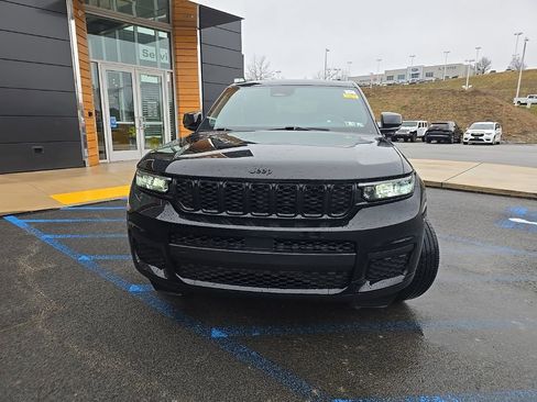 Used 2023 Jeep Grand Cherokee L Laredo image 8