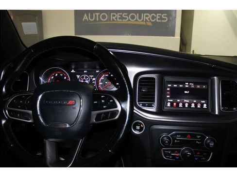 Used 2020 Dodge Charger SXT w/ Leather Interior Group image 32
