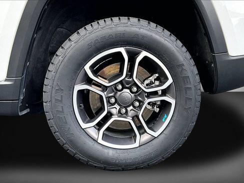Used 2023 Jeep Grand Cherokee Trailhawk AWD/4WD image 34