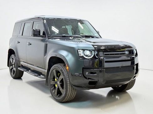 Used 2025 Land Rover Defender 110 X-Dynamic SE AWD/4WD image 14
