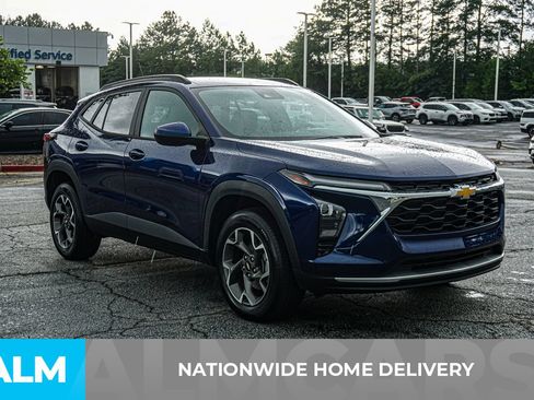 Used 2024 Chevrolet Trax LT w/ LT Convenience Package FWD image 5