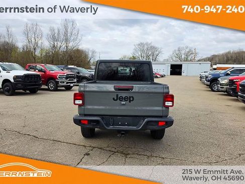Used 2023 Jeep Gladiator Sport image 29