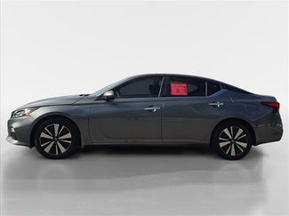Used 2022 Nissan Altima 2.5 SV video 2