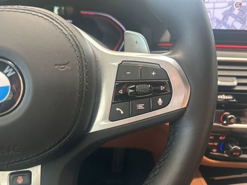 Used 2023 BMW M550i xDrive w/ Dynamic Handling Package image 19