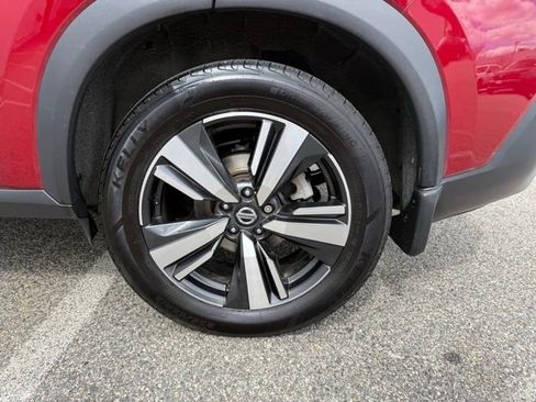 Used 2021 Nissan Rogue SL w/ Premium Package image 12