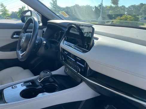 Used 2023 Nissan Rogue SL w/ SL Premium Package FWD image 25