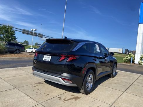 Used 2025 Hyundai Tucson SE FWD image 11