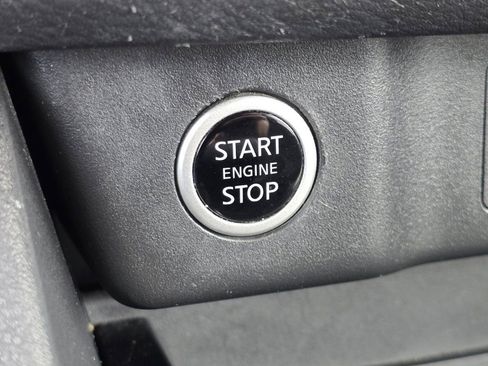 Used 2023 Nissan Rogue S AWD/4WD image 27