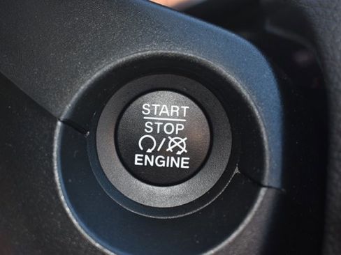 Used 2021 Jeep Compass 80th Special Edition image 28