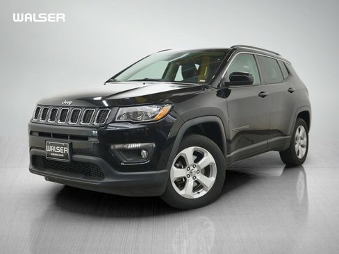 Used 2018 Jeep Compass Latitude w/ Popular Equipment Group AWD/4WD image 1