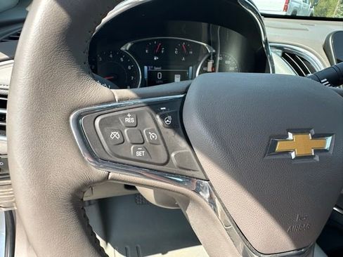 Used 2017 Chevrolet Malibu Premier w/ Premier Sun and Wheel Package FWD image 11