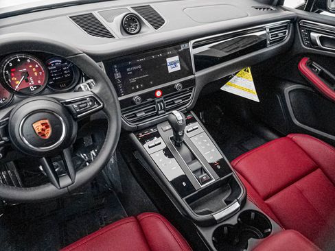 New 2026 Porsche Macan AWD/4WD image 19