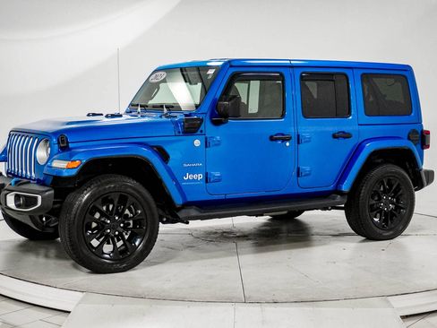 Used 2023 Jeep Wrangler Unlimited Sahara w/ Cold Weather Group AWD/4WD image 3
