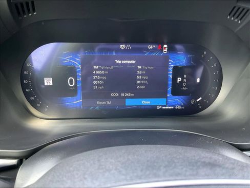 Used 2025 Volvo XC60 B5 Core image 23