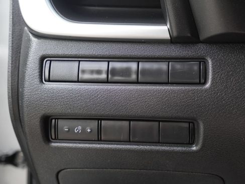 Used 2021 Nissan Rogue S FWD image 10