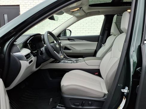 Used 2026 INFINITI QX60 Luxe w/ Cargo Package FWD image 12