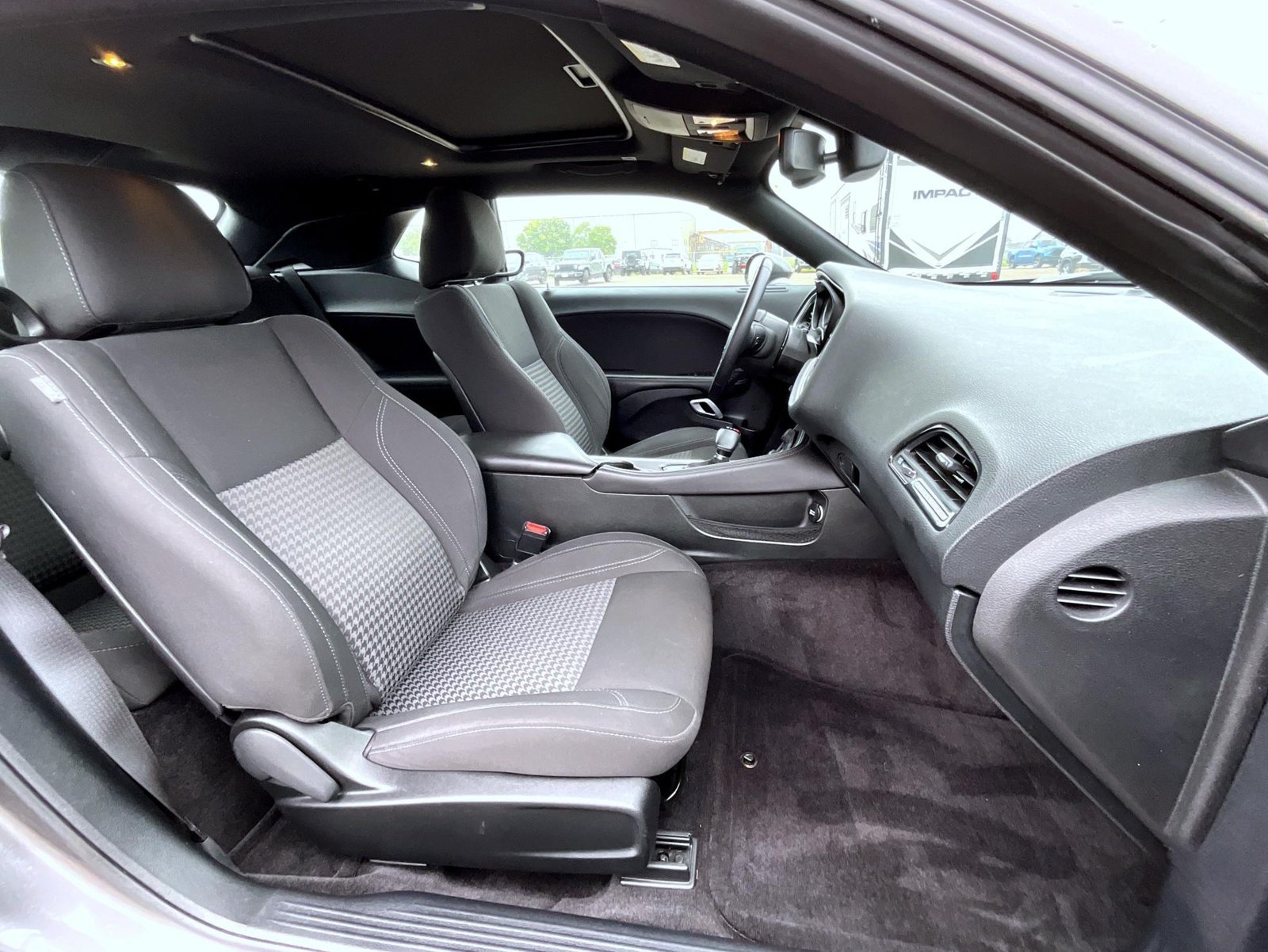 Used 2018 Dodge Challenger SXT RWD image 16