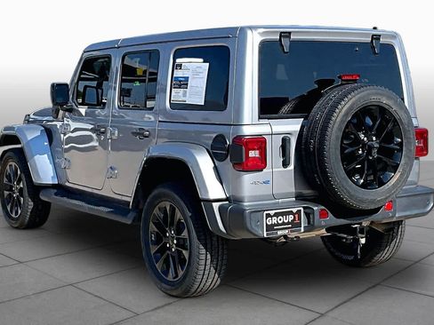 Used 2021 Jeep Wrangler Unlimited Sahara w/ Cold Weather Group AWD/4WD image 10