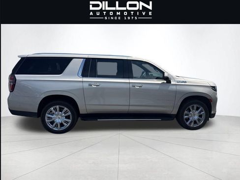 Used 2024 Chevrolet Suburban High Country w/ Advanced Technology Package AWD/4WD image 5
