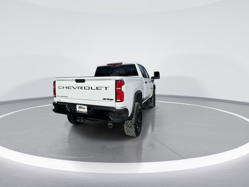 Used 2025 Chevrolet Silverado 2500 ZR2 w/ Technology Package AWD/4WD image 8