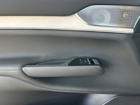 Certified 2025 Volvo EX90 Ultra AWD/4WD image 11