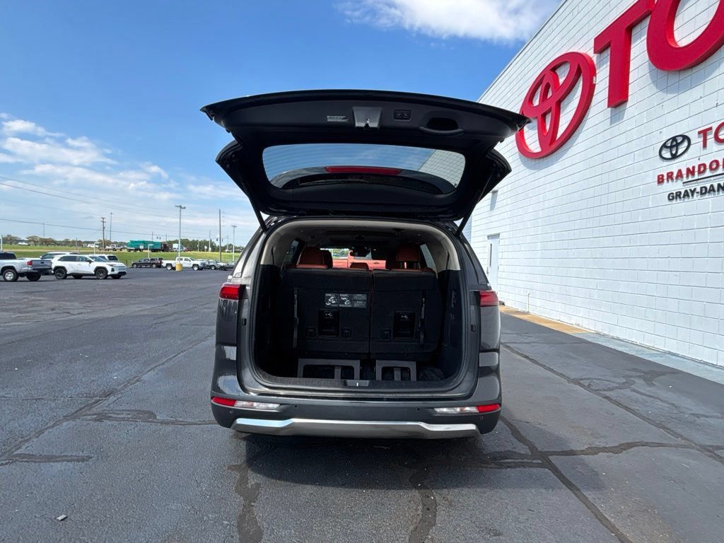 Used 2023 Kia Carnival SX Prestige FWD image 34