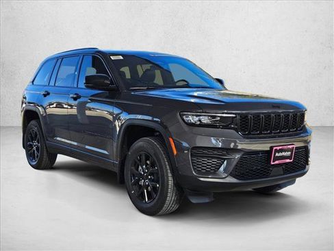 New 2025 Jeep Grand Cherokee Altitude image 7