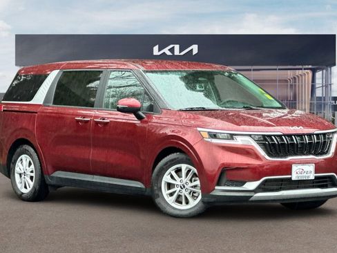 Certified 2024 Kia Carnival LX image 2