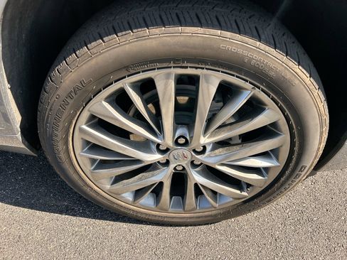 Used 2025 Buick Enclave Avenir image 13