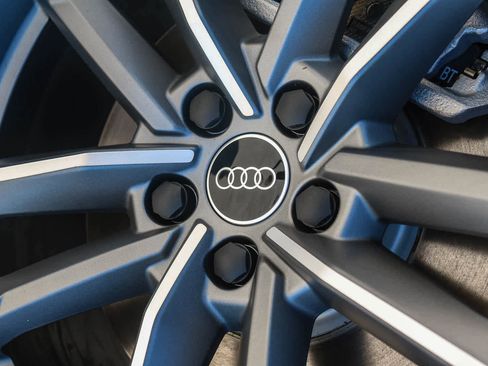 New 2025 Audi Q3 2.0T Premium image 15