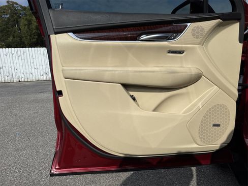 Used 2017 Cadillac XT5 Luxury w/ Driver Awareness Package image 35