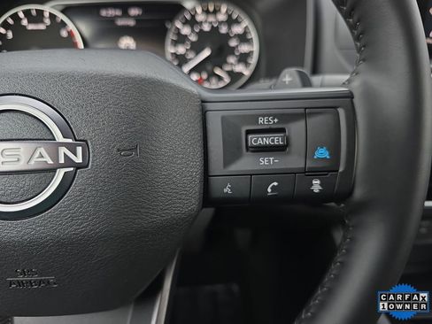 Used 2025 Nissan Rogue SV image 18