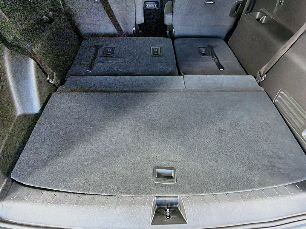 Used 2023 Chevrolet Traverse LT w/ LPO, 'HIT The Road' Package AWD/4WD image 16